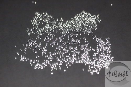 高明金属表面处理厂喷砂玻璃微珠清理